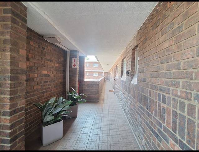 2 BEDROOM FLAT FOR SALE IN THREE RIVERS